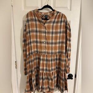 GAP Plaid Midi Dress in Tan, White & Black